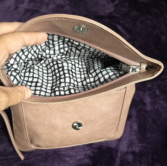 Moda Luxe Easy Foldover Crossbody - Picture 10 of 15